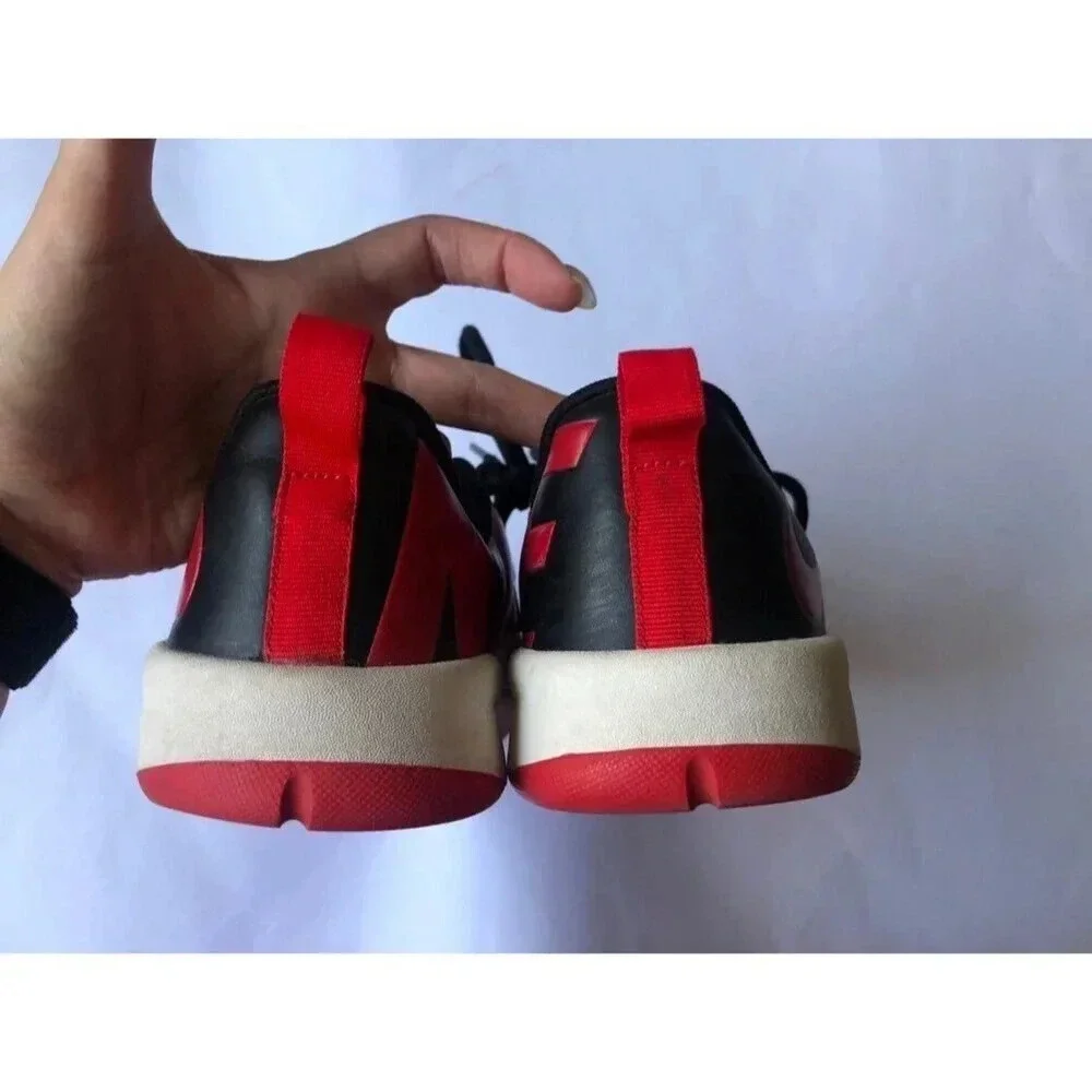 Nike boys shoes sz 6Y